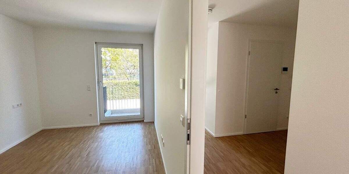 Viel Platz + moderner Neubaukomfort mit zwei Balkonen: Helle, große Zimmer, Einbauküche 2 zimmer