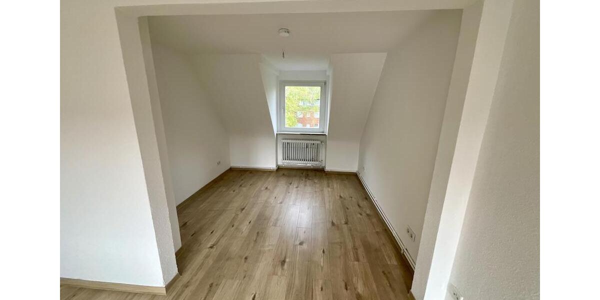 Dachgeschoßwohnung Wilhelmshaven Aldenburg - 3 Zimmer, 63 m&sup2;, 479&euro; | Angebot:24152992