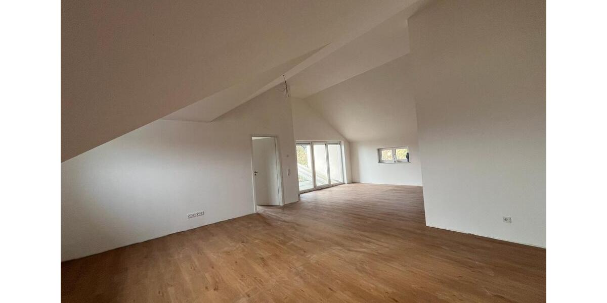 Dachgeschoßwohnung Engelskirchen - 3.5 Zimmer, 138 m&sup2;, 1.450&euro; | Angebot:26605390