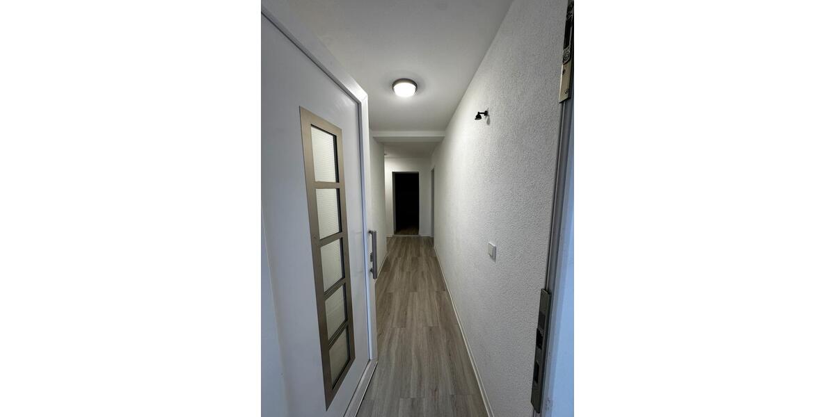 Wohnung zu vermieten 4zkb kernsaniert! 4.5 zimmer