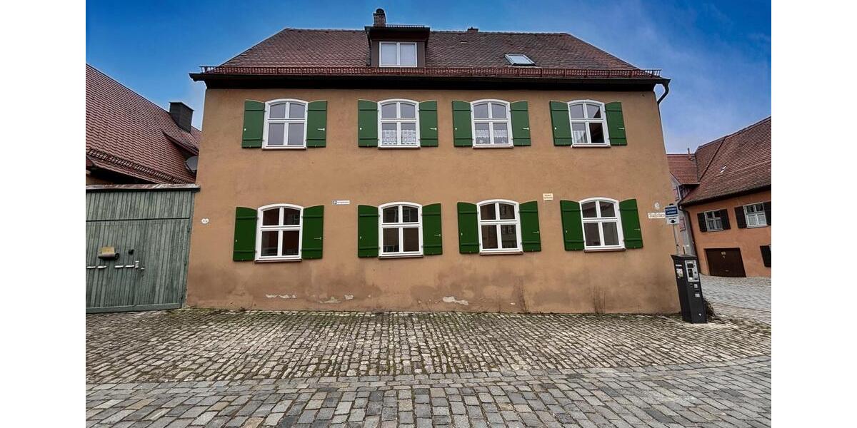 Etagenwohnung Dinkelsbühl - 3 Zimmer, 95 m&sup2;, 990&euro; | Angebot:25752509