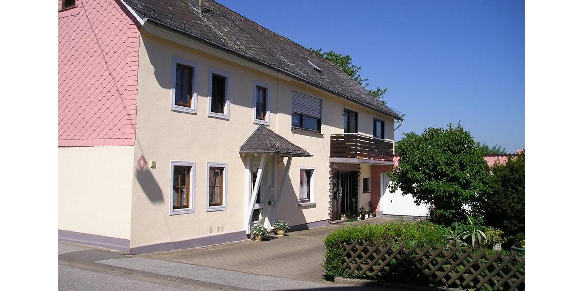 Reihenhaus Kastellaun - 5 Zimmer, 140 m&sup2;, 800&euro; | Angebot:25181751