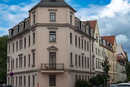 Wohnung zum Mieten in Dresden 350 € 39.05 m²