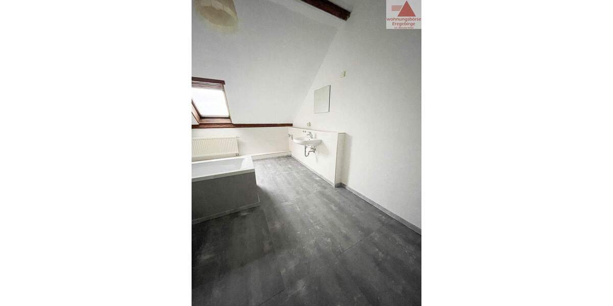 Etagenwohnung Lauter-Bernsbach OT Oberpfannenstiel Bernsbach - 5 Zimmer, 115 m&sup2;, 690&euro; | Angebot:23957369