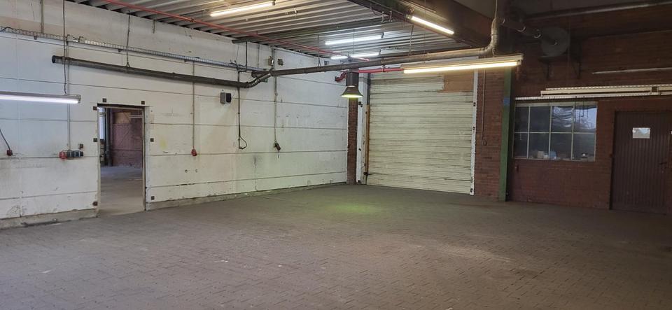 Lagerhallen auf dem Gelände der Blanke Türenwerke. zimmer