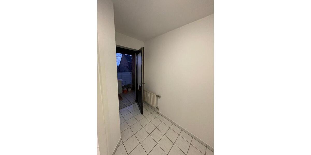 Etagenwohnung Mönchengladbach West - 3 Zimmer, 90 m&sup2;, 900&euro; | Angebot:24441532