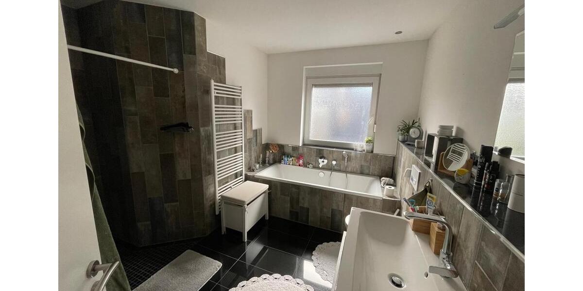 Bungalow Wegberg - 3 Zimmer, 120 m&sup2;, 1.280&euro; | Angebot:26254371