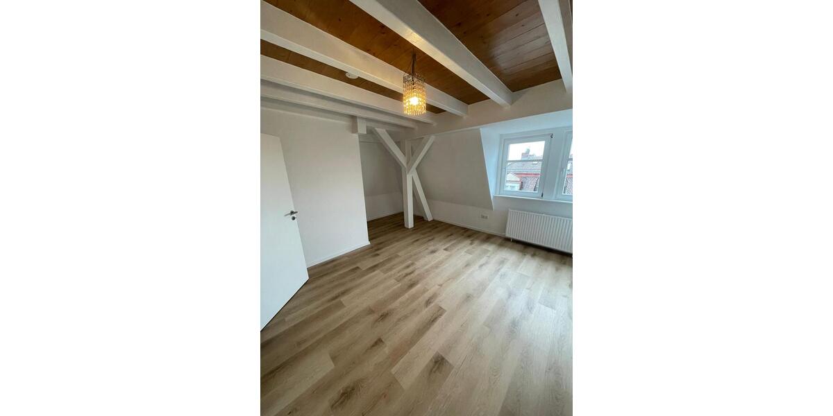 Wohnen auf Zeit Nürnberg Eberhardshof - 5 Zimmer, 145 m&sup2;, 300&euro; | Angebot:26492689