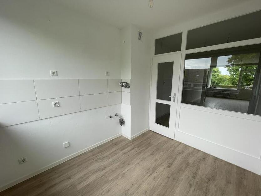 **FRISCH RENOVIERTE 3-ZIMMERWOHNUNG MIT BALKON** zimmer