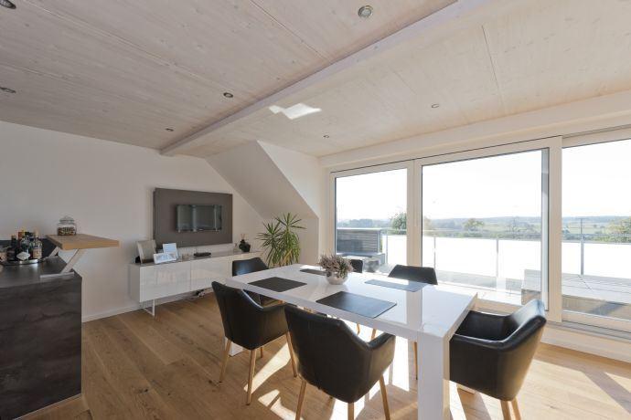 MIETKAUF MÖGLICH: Idyllisch im Grünen am Ortsrand: Großzügige 4-Zimmerwohnung mit großem Balkon in Konstanz-Dettingen I 95-145m2 4 zimmer