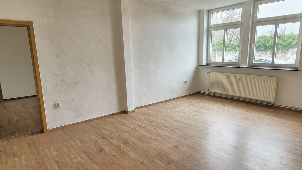 Erdgeschoßwohnung Wallhausen - 3 Zimmer, 95 m&sup2;, 450&euro; | Angebot:24801420