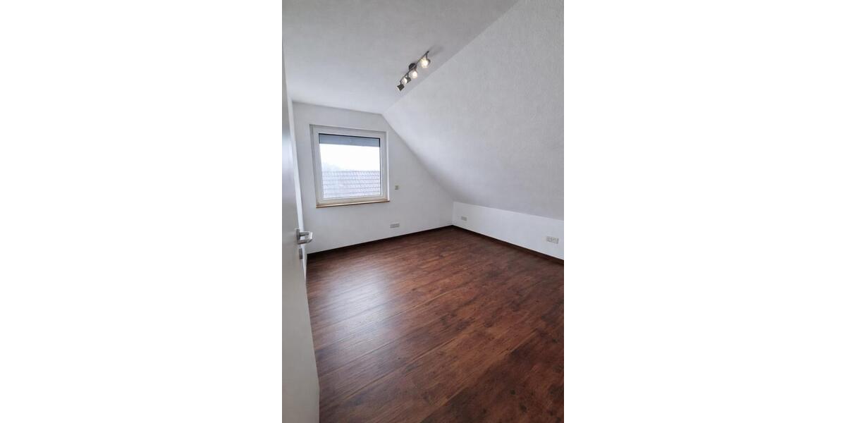 Dachgeschoßwohnung Meppen - 3 Zimmer, 75 m&sup2;, 830&euro; | Angebot:24895816