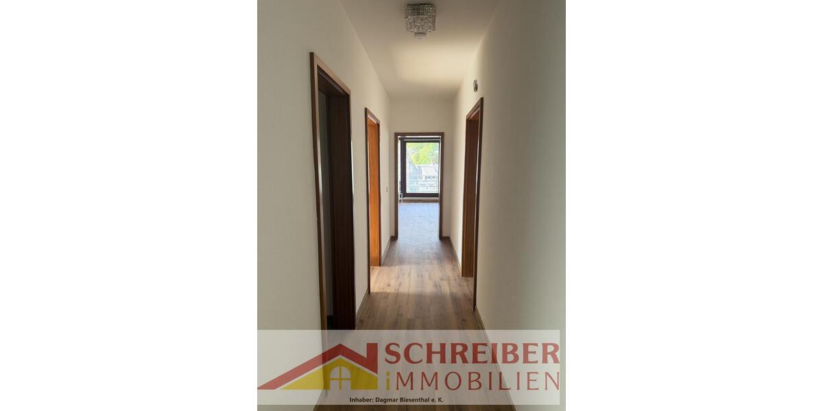 Dachgeschoßwohnung Bad Laasphe - 3 Zimmer, 95 m&sup2;, 720&euro; | Angebot:26533989