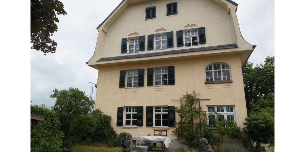 Etagenwohnung Traunstein - 5 Zimmer, 170 m&sup2;, 1.600&euro; | Angebot:26702875