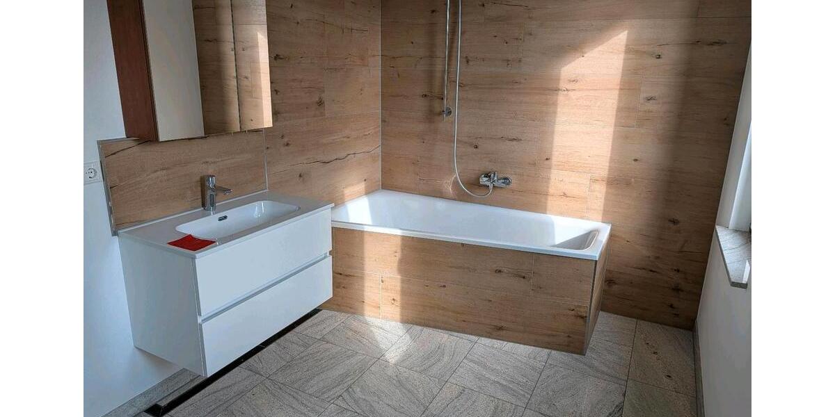 Erdgeschoßwohnung Mellrichstadt - 4 Zimmer, 100 m&sup2;, 750&euro; | Angebot:25902234