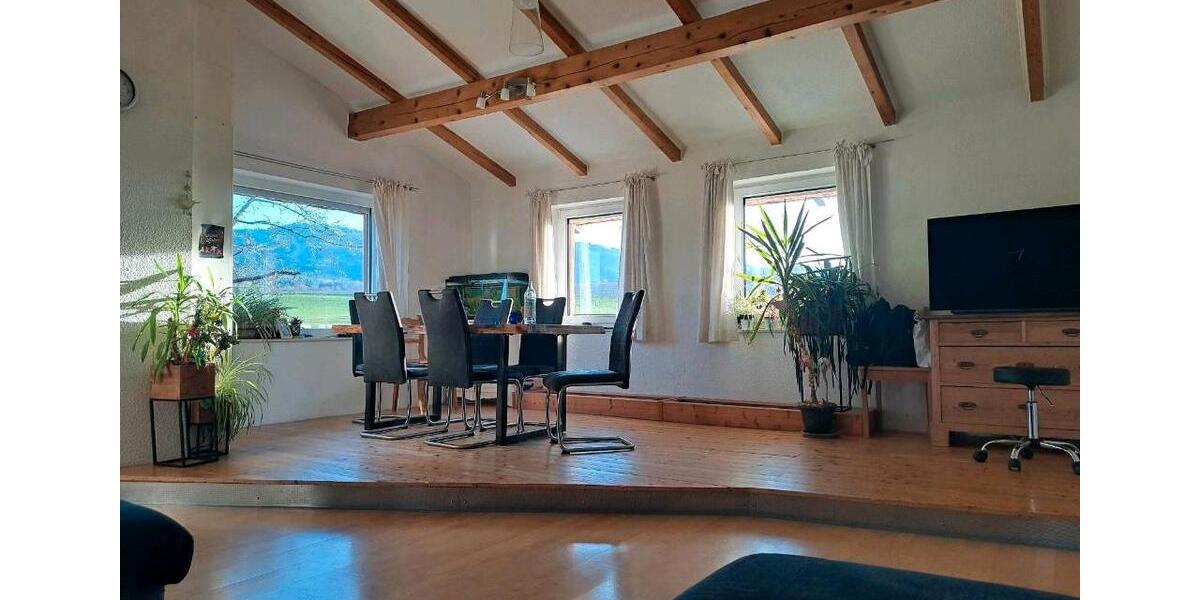 Dachgeschoßwohnung Neukirchen bei Heiligen Blut - 4 Zimmer, 135 m&sup2;, 810&euro; | Angebot:26067019