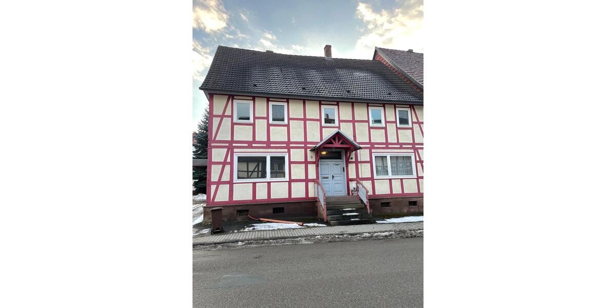 Etagenwohnung Calden - 9 Zimmer, 250 m&sup2;, 1.150&euro; | Angebot:24835525