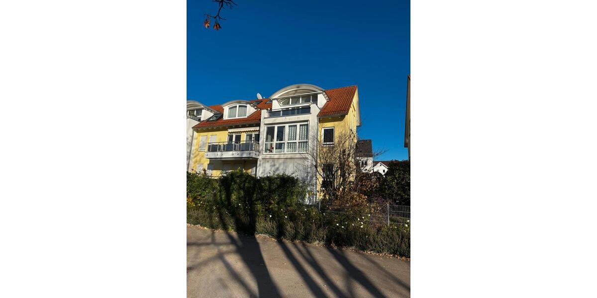 Hochparterre Böblingen - 4 Zimmer, 86 m&sup2;, 1.900&euro; | Angebot:24753274