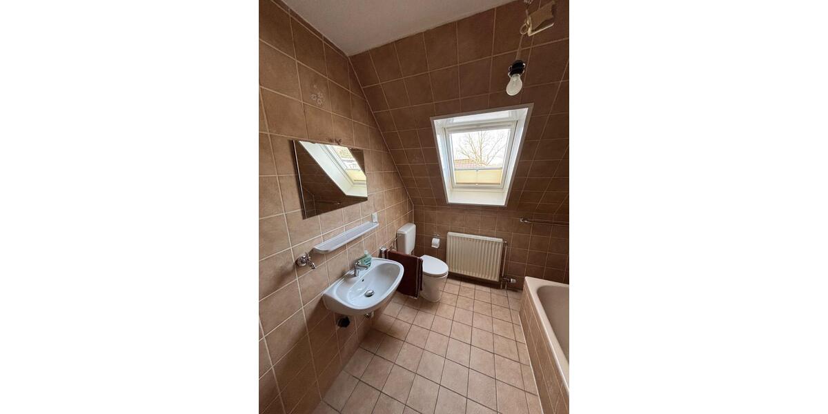 Dachgeschoßwohnung Garrel - 5 Zimmer, 95 m&sup2;, 700&euro; | Angebot:25280342