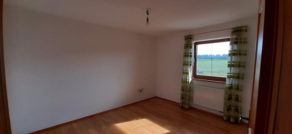 Etagenwohnung Perach - 4 Zimmer, 130 m&sup2;, 1.000&euro; | Angebot:25932591