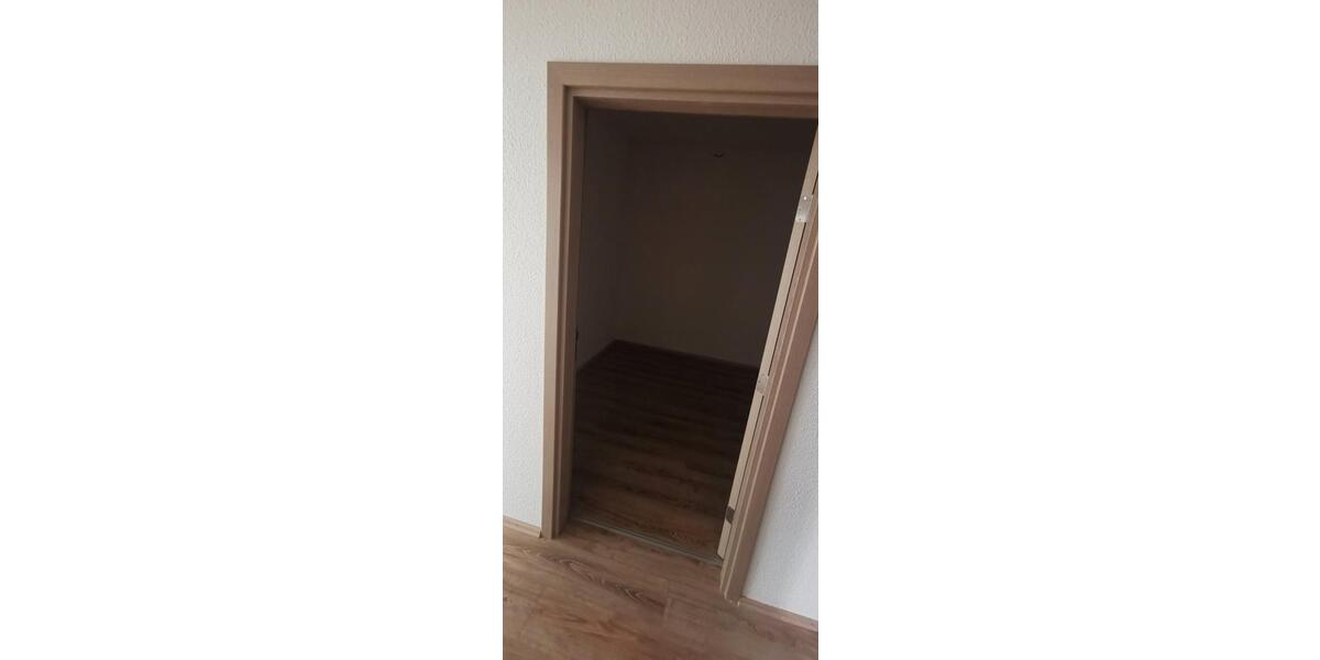 Etagenwohnung Frankenberg (Sachsen) - 4 Zimmer, 103 m&sup2;, 618&euro; | Angebot:26441997