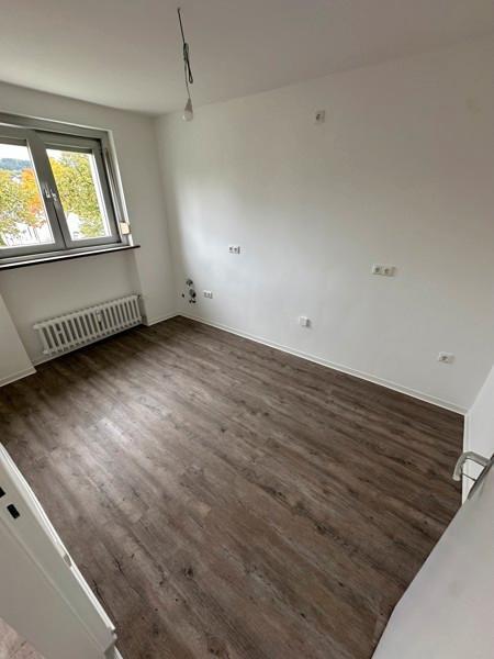 1. OG 5 Zimmer ab Ende Oktober (frisch saniert) zimmer