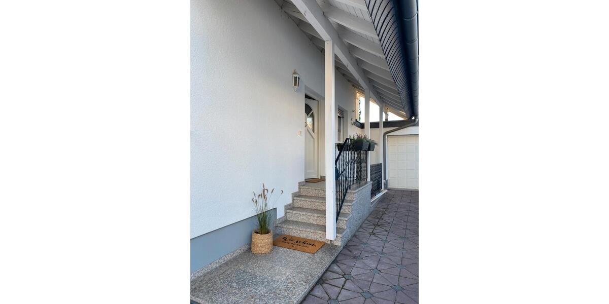 Dachgeschoßwohnung Bischofsheim - 2 Zimmer, 65 m&sup2;, 1.090&euro; | Angebot:26495064