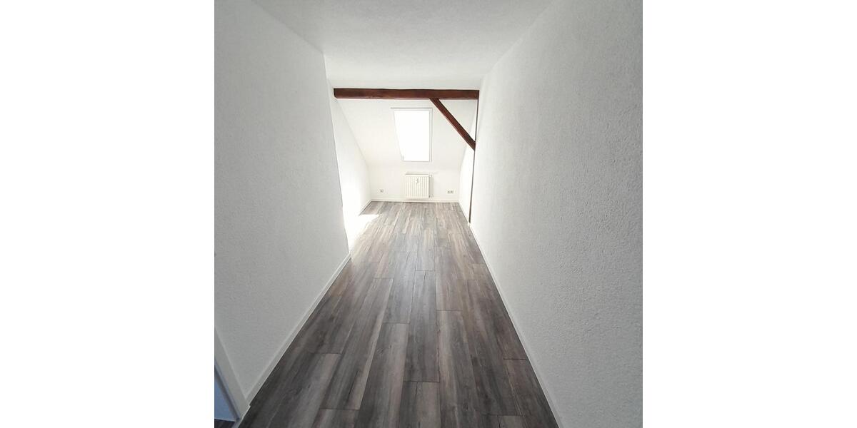 Dachgeschoßwohnung Weißenfels - 3 Zimmer, 73 m&sup2;, 436&euro; | Angebot:24933924