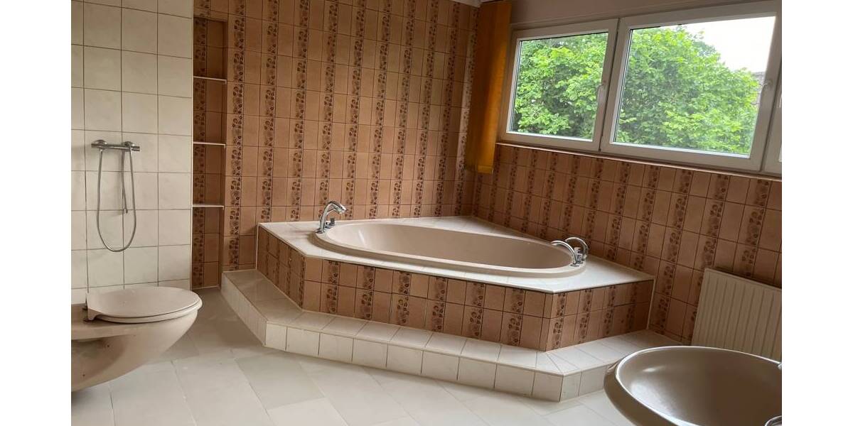 Großartiges Ein-Familie-Haus mit Einliegerwohnung in Schloß Ricklingen zu vermieten 5 zimmer