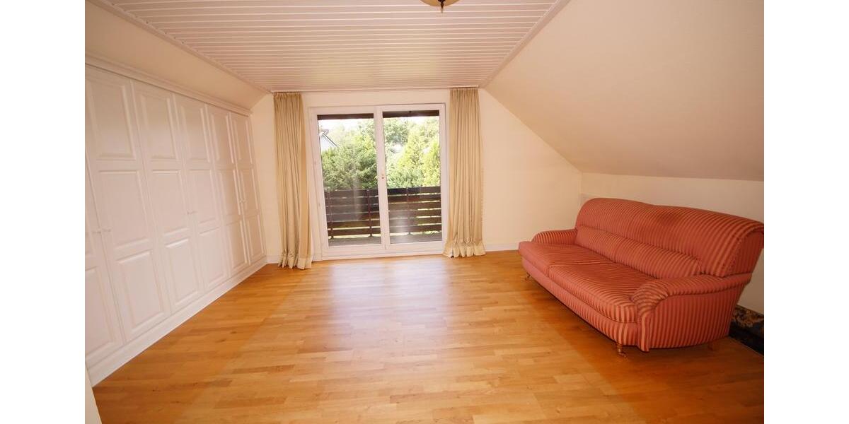 2-Zimmer-Wohnung im 1. Obergeschoss mit Balkon, Keller, Garten 2 zimmer