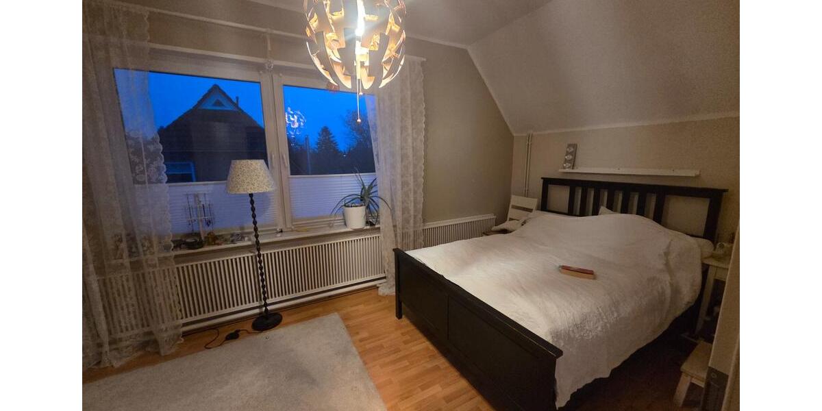 Dachgeschoßwohnung Oldenburg Ziegelhof - 4 Zimmer, 86 m&sup2;, 700&euro; | Angebot:25122116