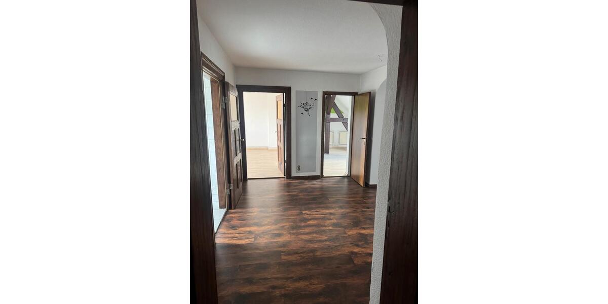 Dachgeschoßwohnung Weißwasser (Oberlausitz) - 3 Zimmer, 108 m&sup2;, 400&euro; | Angebot:26044960