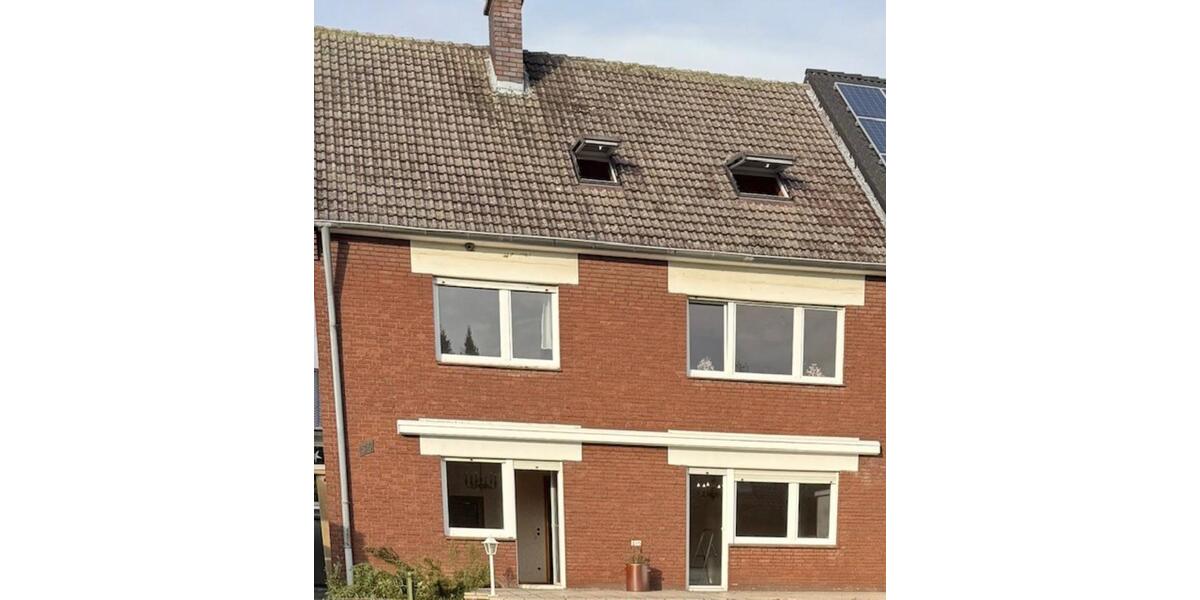 großzügige 4 Zimmer Wohnung mit Balkon in Lechenich *BITTE den gesamten Text lesen* 4 zimmer