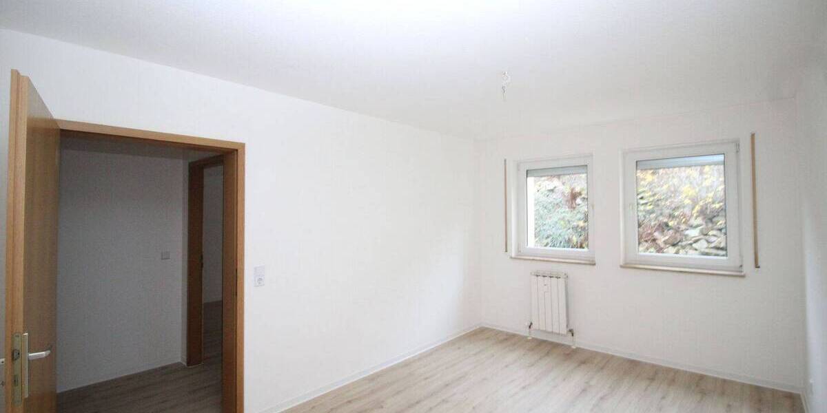Etagenwohnung Niederfrohna - 2 Zimmer, 50 m&sup2;, 350&euro; | Angebot:26596621