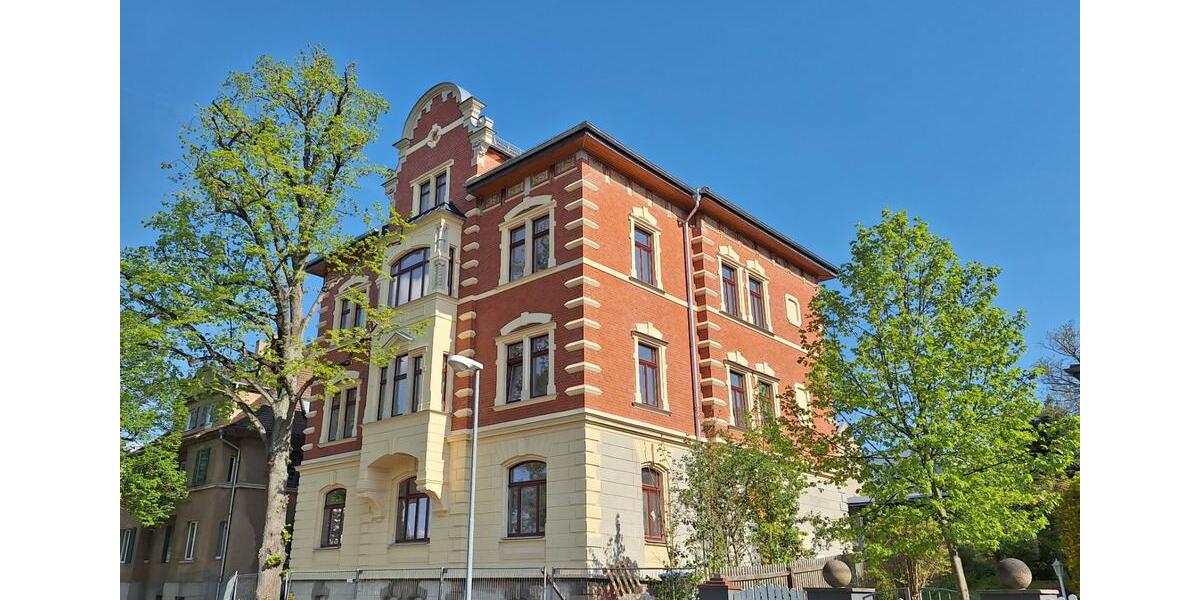 Stilvoll Wohnen in denkmahlgeschützter Stadtvilla - großzügige 4- Raum - DG - Wohnung zu vermieten 4 zimmer