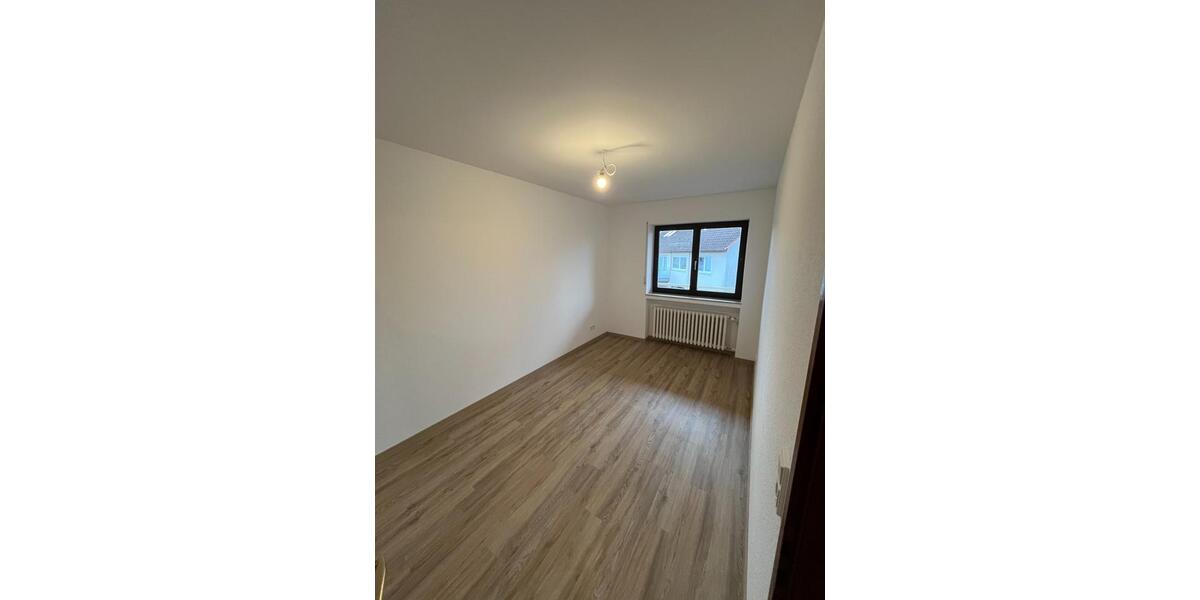 Etagenwohnung Bad Kissingen - 4 Zimmer, 115 m&sup2;, 1.200&euro; | Angebot:25637742