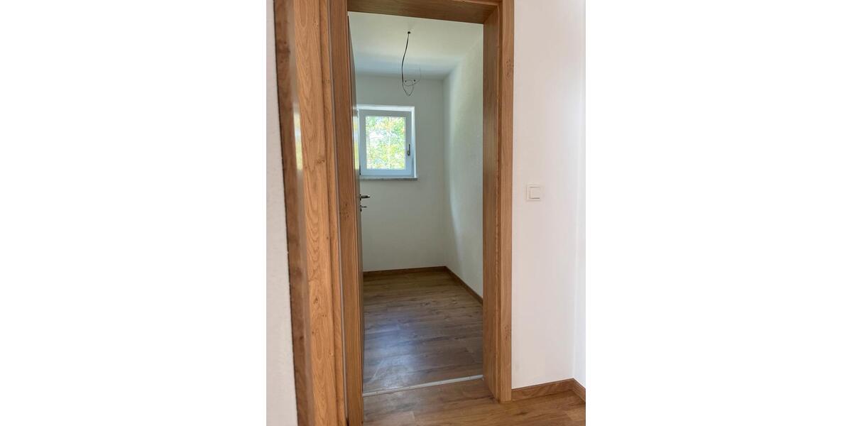Etagenwohnung Geisenhausen - 3 Zimmer, 104 m&sup2;, 1.300&euro; | Angebot:24327363