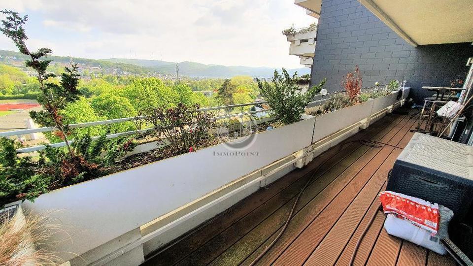 !!! ImmoPoint !!! ALTENGERECHTES Wohnen mit SCHWIMBAD + SAUNA + BALKON + TERRASSE + GARAGEN ... !!! (IP 3 K 110 B)
