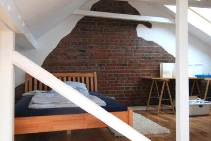 Innenstadt, schöne möblierte Dachgeschosswohnung,3 Zimmer 3 Bäder 3 zimmer