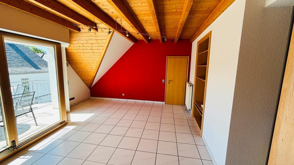 Noch verfügbar LONGKAMP Familien 4ZKB mit Garage Balkon Wallbox