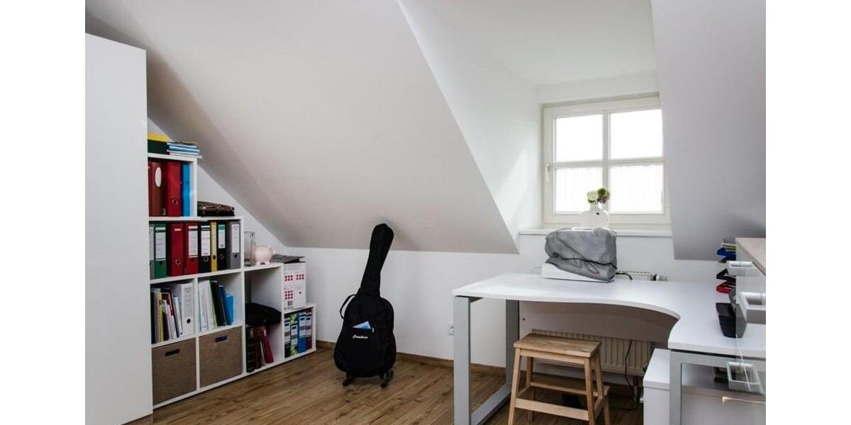Dachgeschoßwohnung Neumarkt-Sankt Veit Sankt Veit - 3 Zimmer, 84 m&sup2;, 700&euro; | Angebot:26357923