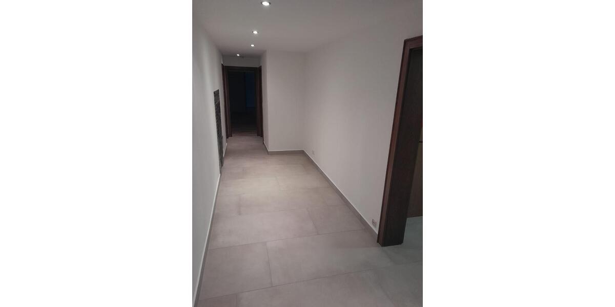 Dachgeschoßwohnung Beltheim - 3 Zimmer, 80 m&sup2;, 600&euro; | Angebot:24396830