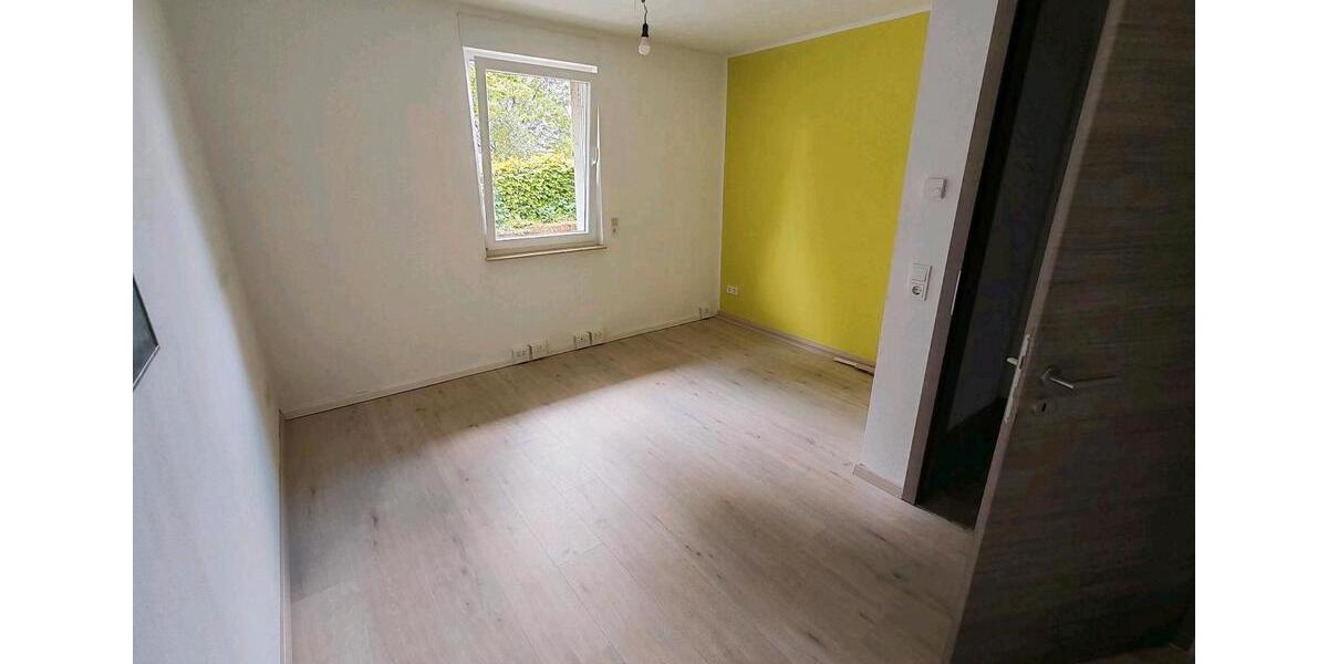 Erdgeschoßwohnung Hüllhorst - 3 Zimmer, 93 m&sup2;, 990&euro; | Angebot:26498557