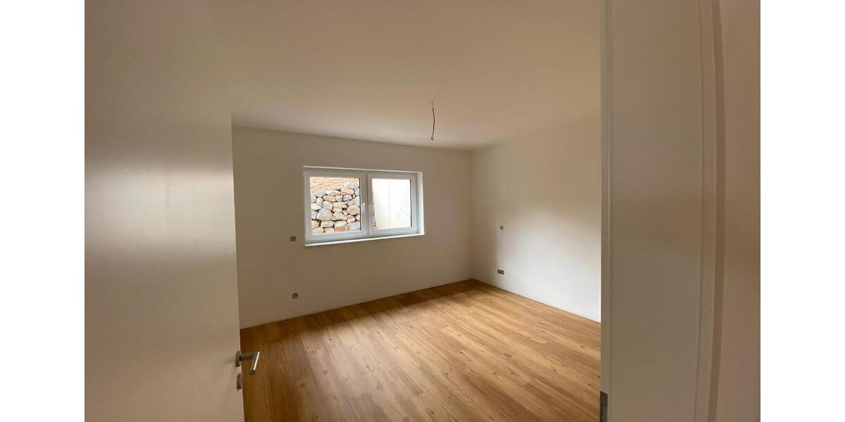 Erdgeschoßwohnung Bad Wildungen - 3 Zimmer, 105 m&sup2;, 1.260&euro; | Angebot:26495096