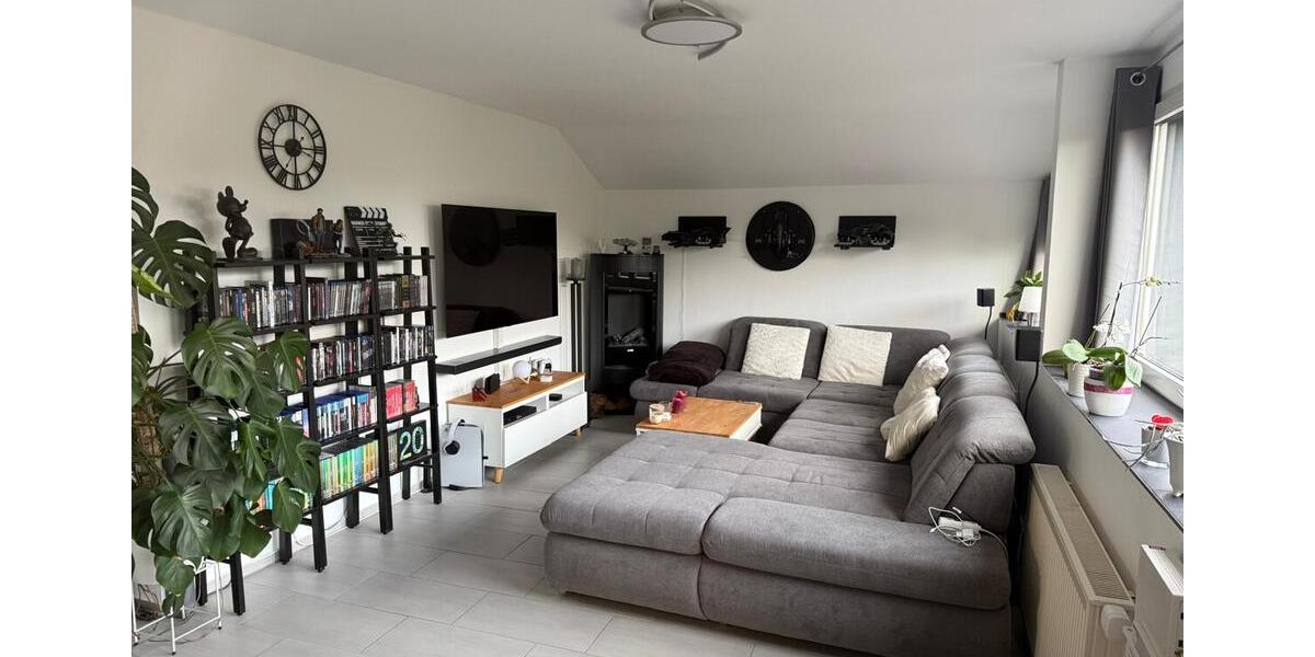 Dachgeschoßwohnung Hiddenhausen - 4 Zimmer, 135 m&sup2;, 1.290&euro; | Angebot:24658754