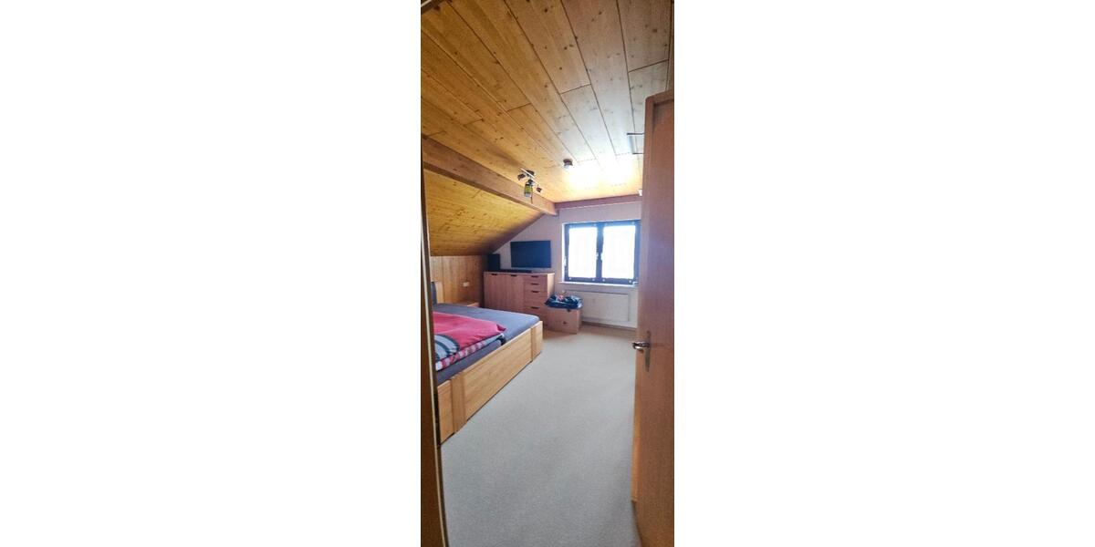 Dachgeschoßwohnung Bürgstadt - 3 Zimmer, 81 m&sup2;, 650&euro; | Angebot:26387131