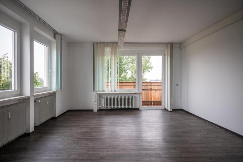 Großzügige Wohnung in Vilsbiburg (auch als Bürofläche nutzbar)
