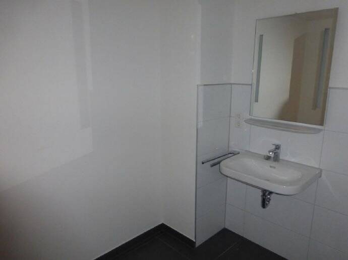 Etagenwohnung Nürnberg Lorenz - 3 Zimmer, 127 m&sup2;, 850&euro; | Angebot:25695941