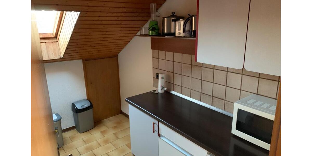 Helle ruhige 2 Zimmer Dachgeschoss-Wohnung mit großem Balkon 2 zimmer