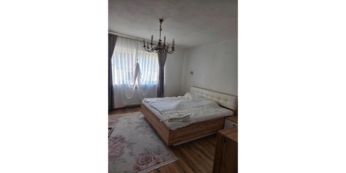 Etagenwohnung Eggolsheim - 4.5 Zimmer, 130 m&sup2;, 1.350&euro; | Angebot:25821320